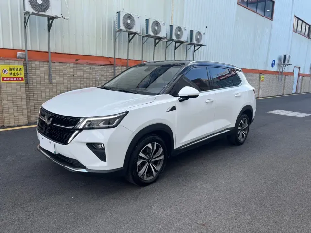 Фотография автомобиля — Wuling Asta