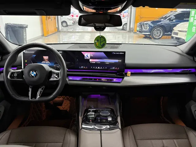 BMW 5 Series — Фото автомобиля 8