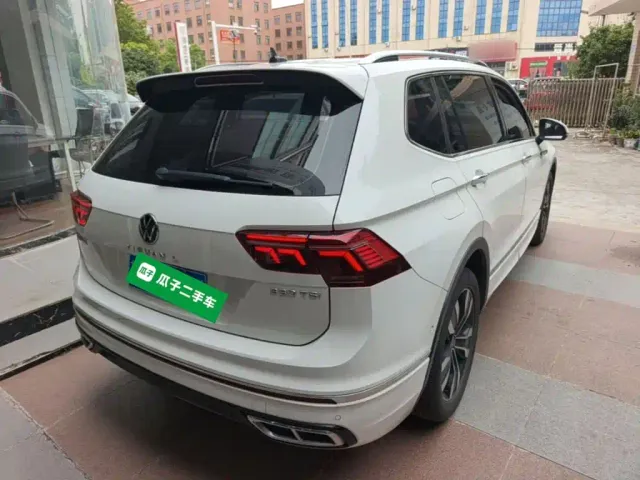 Volkswagen Tiguan L — Фото автомобиля 6