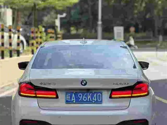 BMW 5 Series — Фото автомобиля 4