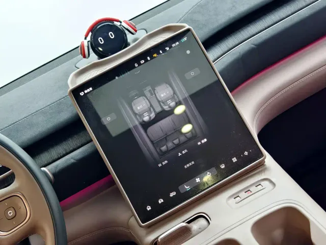 Nio EC6 — Фото автомобиля 15