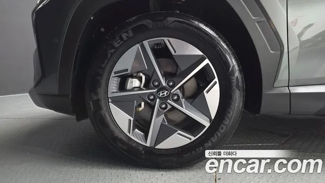 Hyundai Tucson Новый Tucson (NX4) Бензин 1.6 турбо 2WD — Фото автомобиля 4