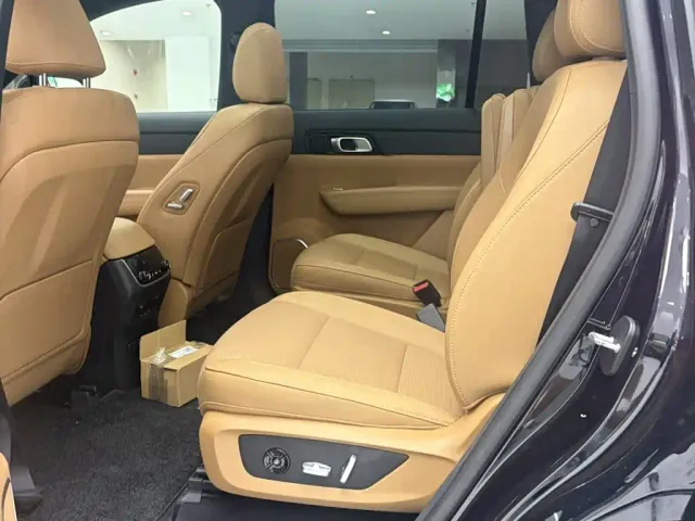 Li Auto ONE — Фото автомобиля 4