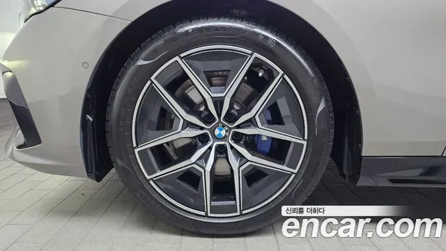 BMW 5-Series — Фото автомобиля 5