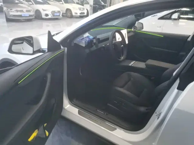 Tesla Model Y — Фото автомобиля 15