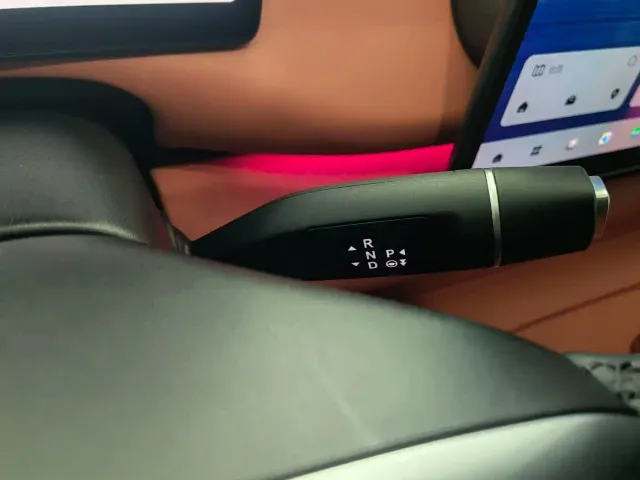 Leapmotor C10 — Фото автомобиля 9
