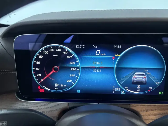 Mercedes-Benz E-Class — Фото автомобиля 16
