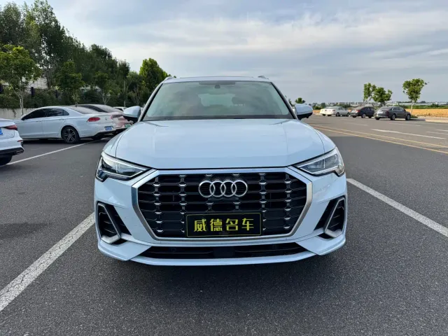 Audi Q3 — Фото автомобиля 3