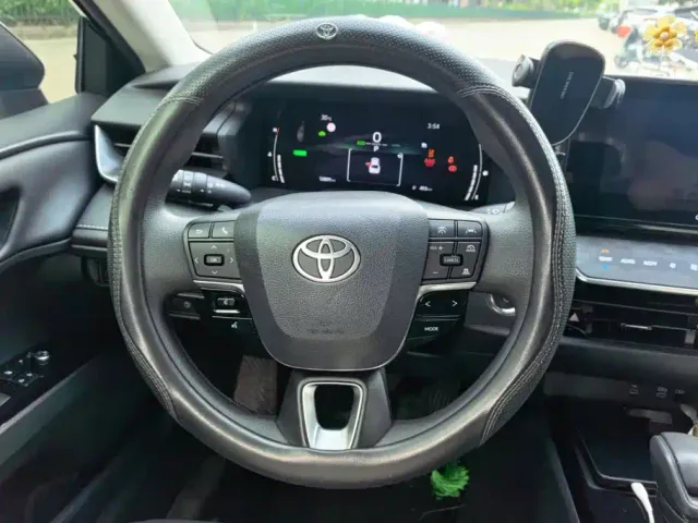 Toyota Camry — Фото автомобиля 15