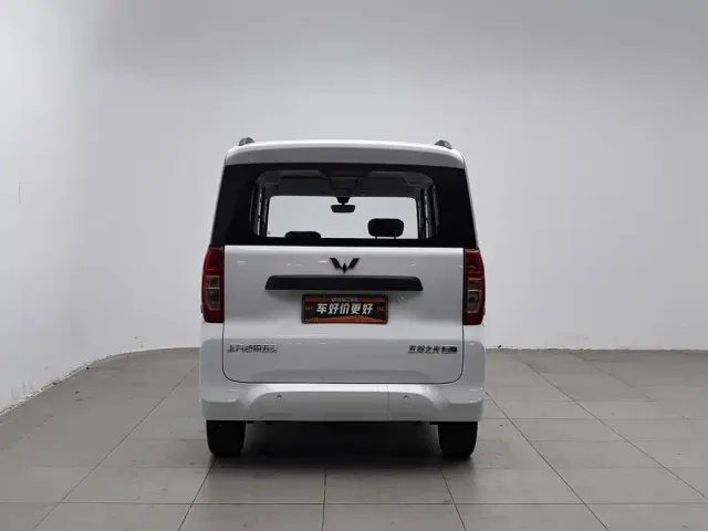 Wuling Zhiguang NEV — Фото автомобиля 4