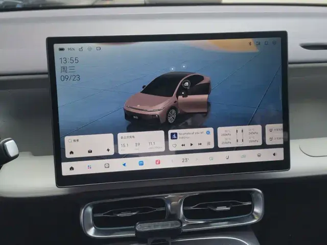 Leapmotor Leapmotor B01 2025 Model 550 Smart Edition — Фото автомобиля 13