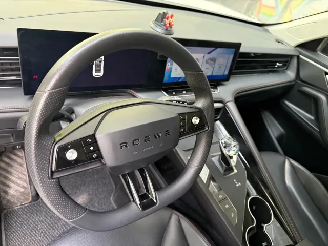 Roewe RX5 — Фото автомобиля 4