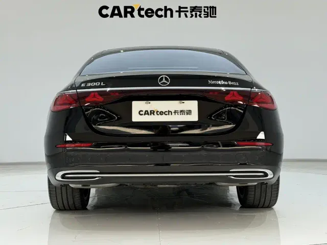 Mercedes-Benz E-Class — Фото автомобиля 6