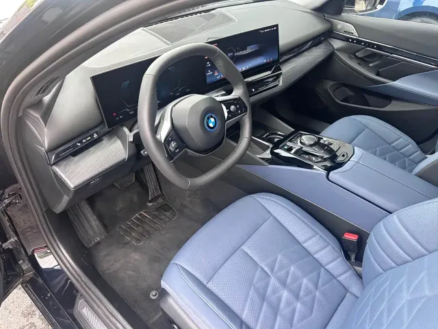 BMW i5 — Фото автомобиля 3