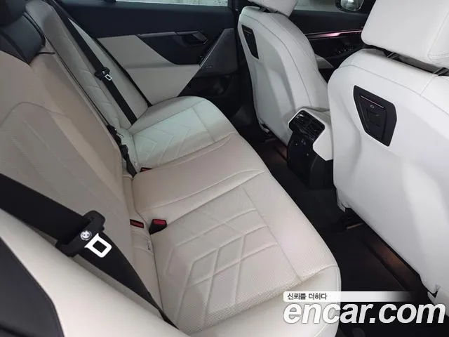 BMW 5 Series G60 — Фото автомобиля 13
