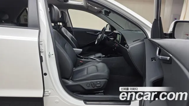 Kia Niro The All New Niro Signature — Фото автомобиля 26