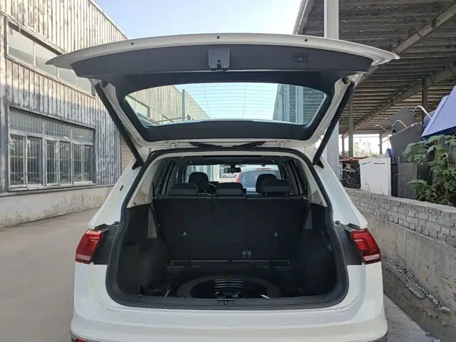 Volkswagen Tiguan L — Фото автомобиля 18