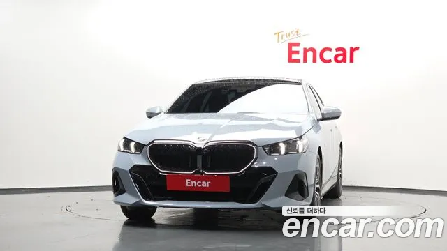 BMW 5-Series — Фото автомобиля 3