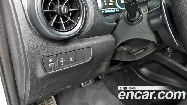 Hyundai Kona Новый Kona Бензин 2.0 2WD — Фото автомобиля 16