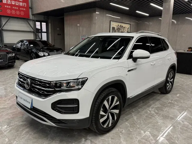 Фотография автомобиля — Volkswagen Tayron