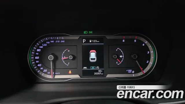 Hyundai Tucson Tucson (NX4) Дизель 2.0 2WD — Фото автомобиля 8