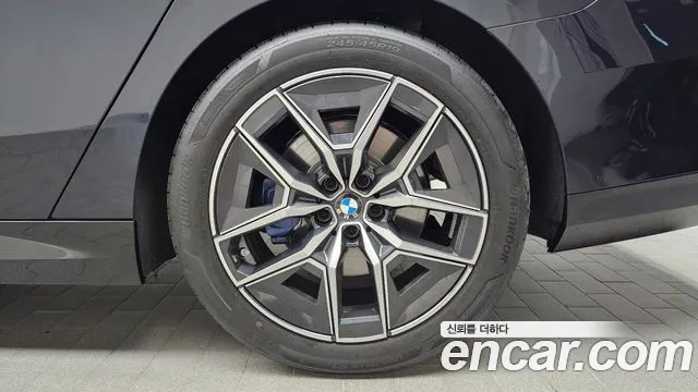 BMW 5 Series G60 — Фото автомобиля 20