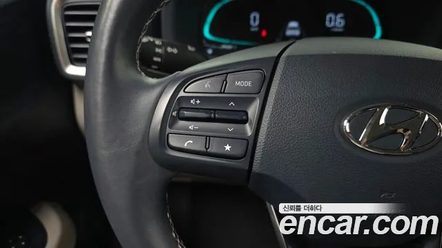 Hyundai Venue — Фото автомобиля 17