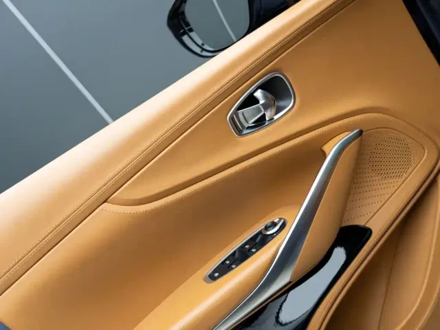 Aston Martin DBX — Фото автомобиля 7