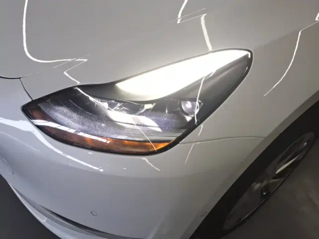 Tesla Model Y — Фото автомобиля 23