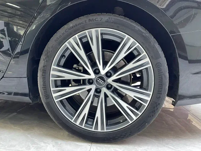 Audi A6L — Фото автомобиля 22