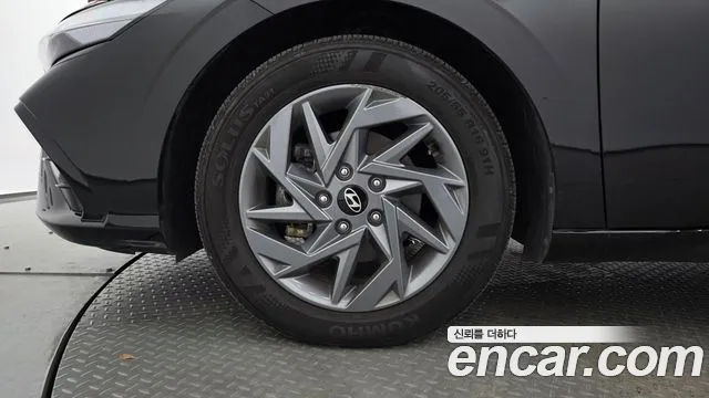 Hyundai Avante CN7 — Фото автомобиля 5