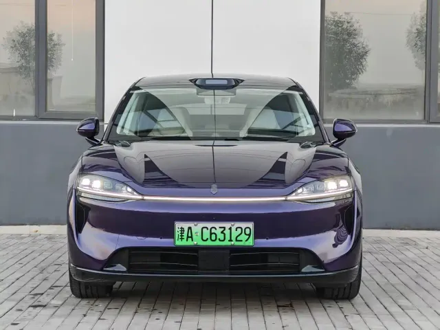 Фотография автомобиля — Luxeed R7