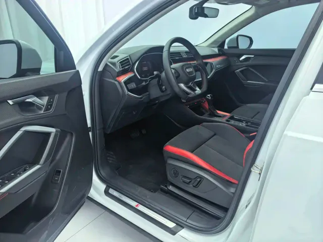 Audi Q3 — Фото автомобиля 9