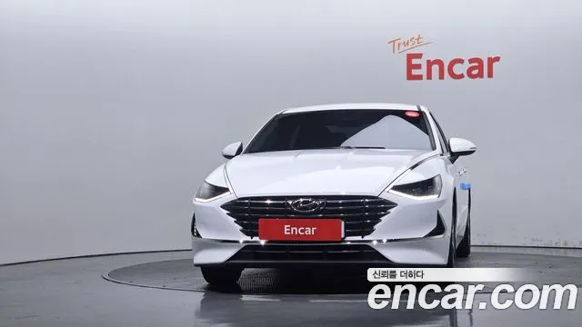 Hyundai Sonata Sonata (DN8) 2.0 LPG(Для проката) — Фото автомобиля 3