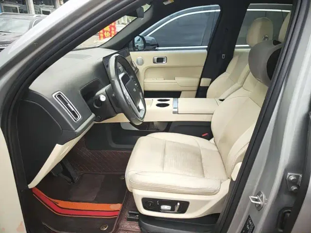 Li Auto Li Xiang L9 2022 Max — Фото автомобиля 14