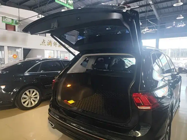 Volkswagen Tiguan L — Фото автомобиля 18
