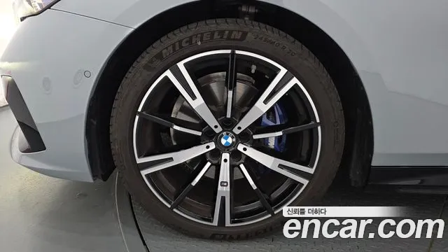 BMW 5-Series 5 серия (G60) 530i xDrive M Sport — Фото автомобиля 5