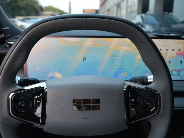 Geely Galaxy E8 — Фото автомобиля 14