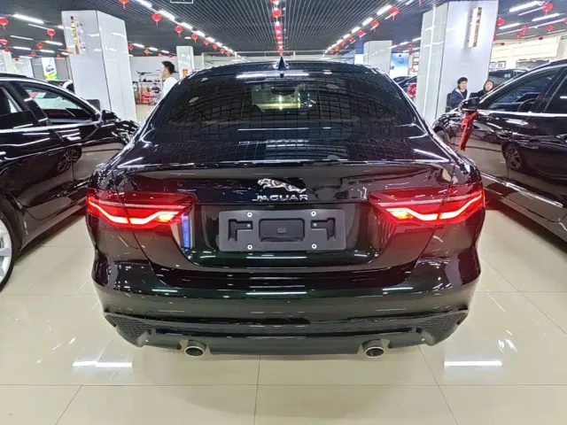Jaguar XEL — Фото автомобиля 5