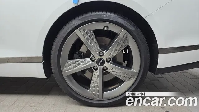 Genesis G80 Бензин 2.5 турбо AWD — Фото автомобиля 21