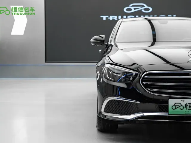 Mercedes-Benz E-Class — Фото автомобиля 9