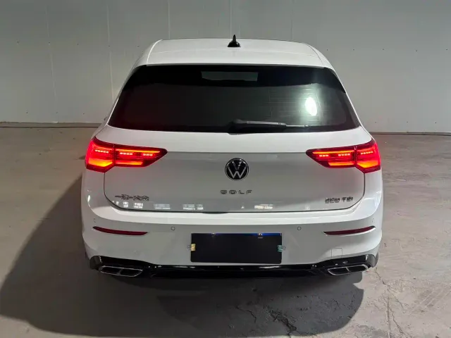 Volkswagen Golf — Фото автомобиля 6