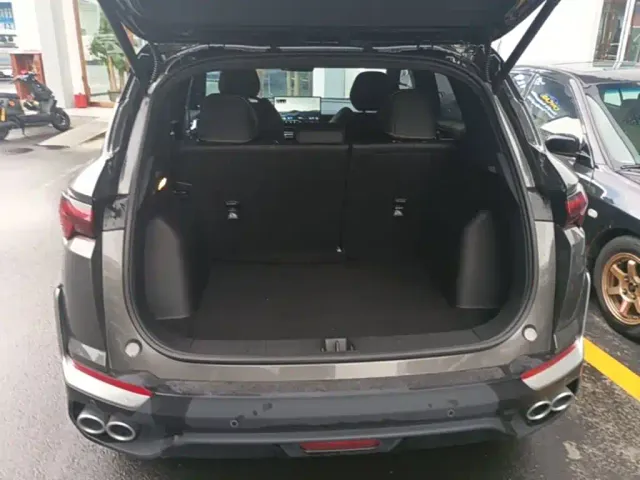 Geely Binyue — Фото автомобиля 18