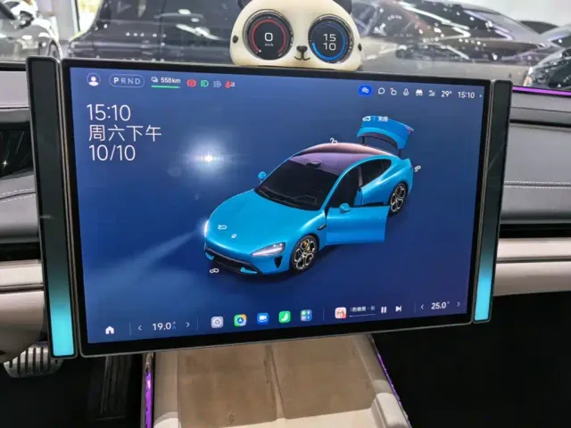 Xiaomi SU7 — Фото автомобиля 12