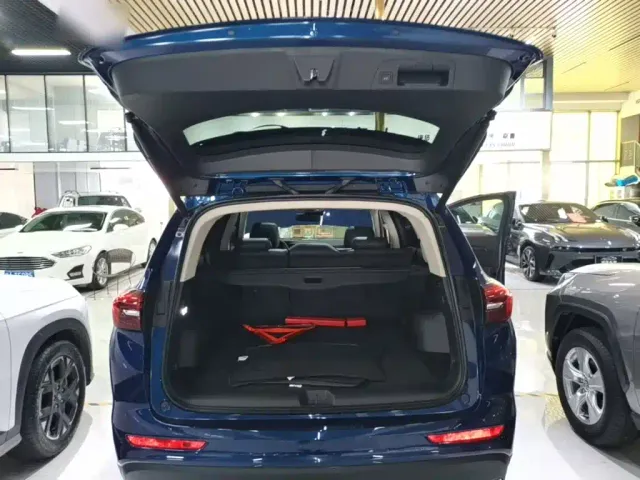 Buick Envision Plus — Фото автомобиля 18