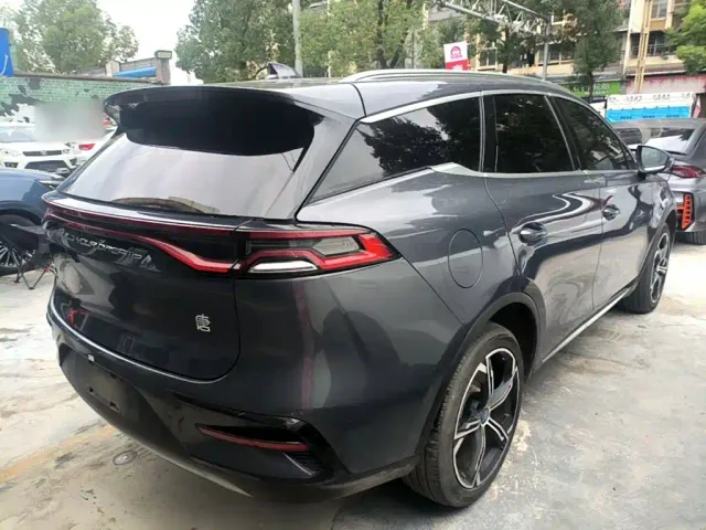 BYD Tang — Фото автомобиля 6