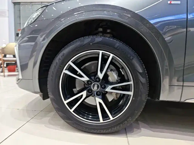 Audi Q5L — Фото автомобиля 22