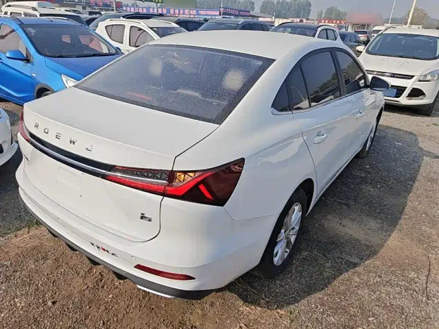 Roewe i5 — Фото автомобиля 6