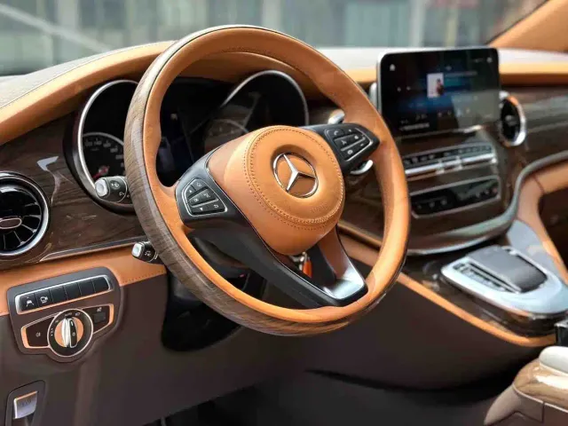 Mercedes-Benz V-Class — Фото автомобиля 4