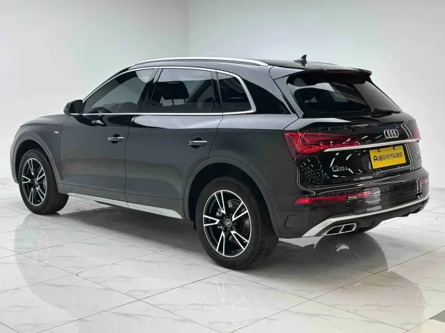Audi Q5L — Фото автомобиля 10